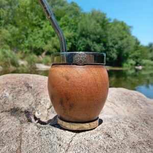 mate imperial de madera (algarrobo/calden) con diseño láser 360° y piezas de alpaca